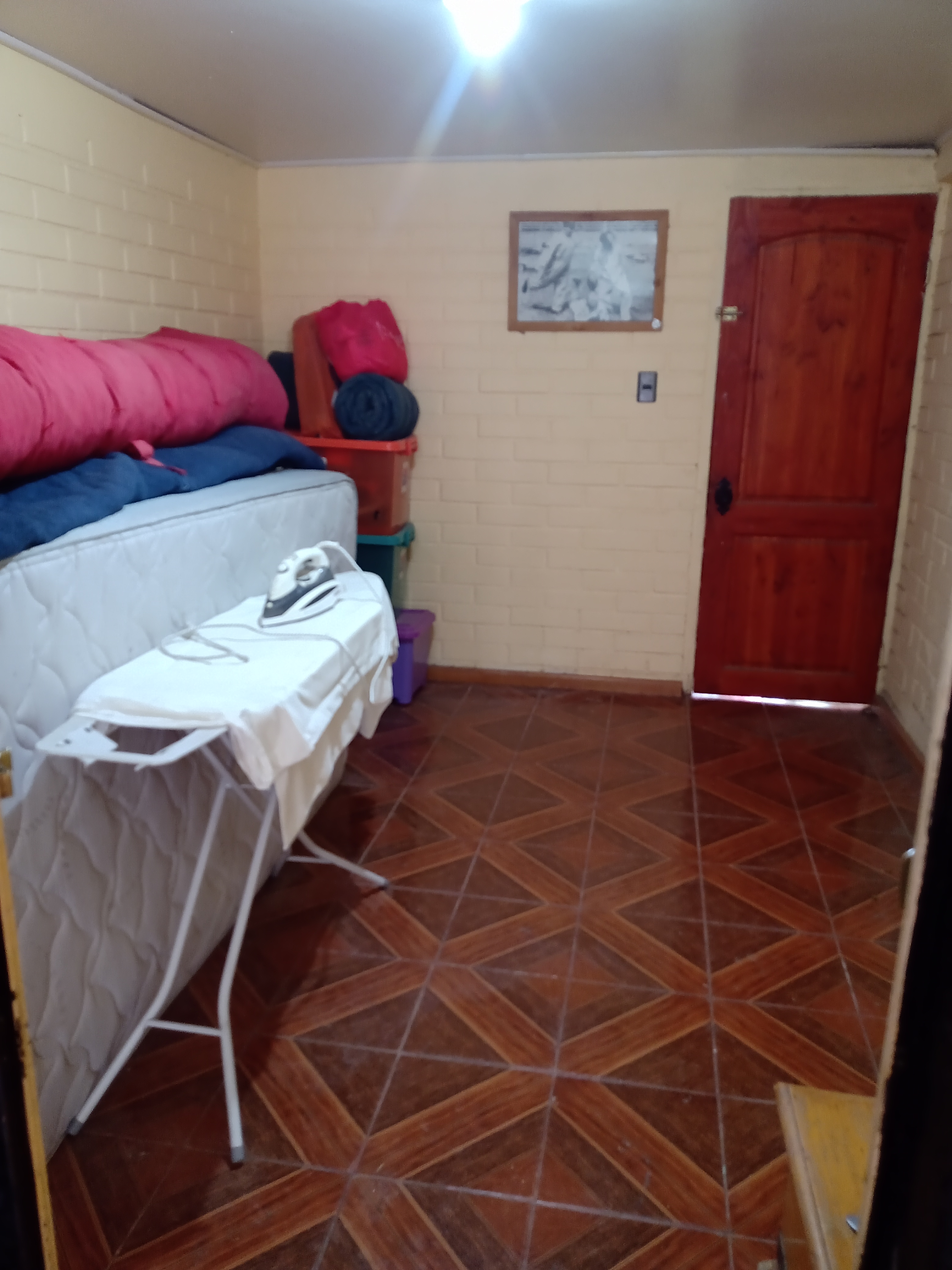 VILLA ARBOLEDA - PRINCIPALMENTE ESTUDIANTES/EMPRESAS.-